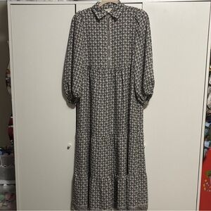 Max Studio Black and White Geometric Long Sleeve Dress